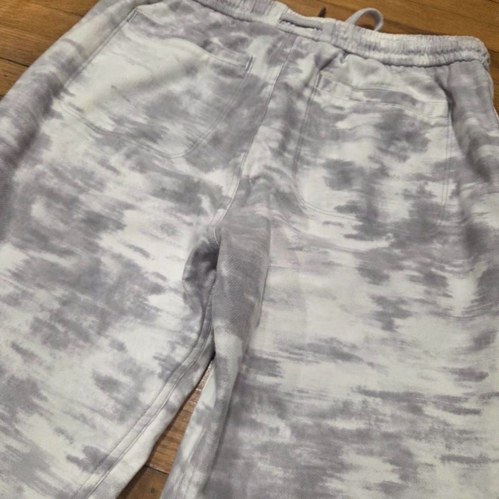 Athleta White Gray Farallon Printed Camouflage Jogger Pants - Picture 3 of 11